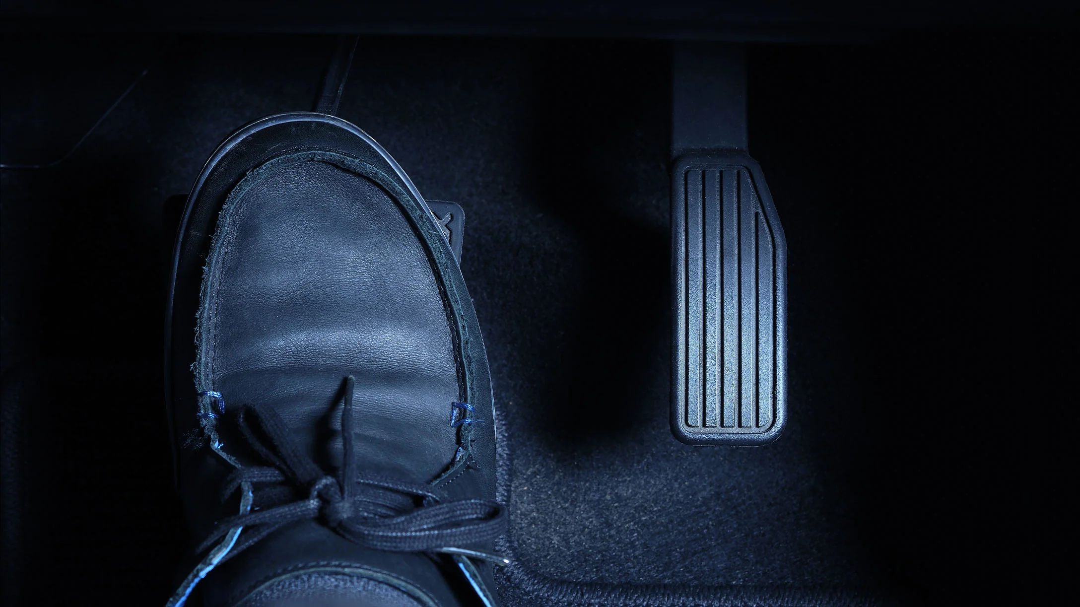 ¿Cuántos tipos de sistemas de frenos tiene el vehículo?